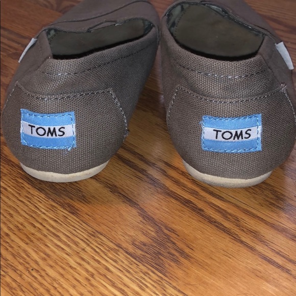 TOMS - Picture 5 of 5